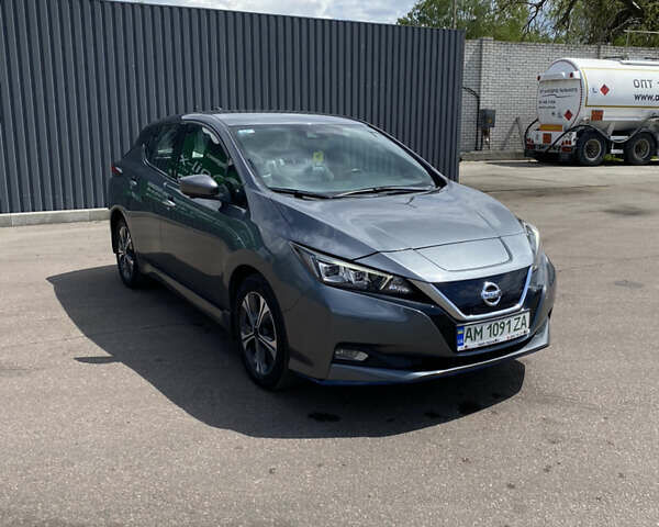 Сірий Ніссан Ліф, об'ємом двигуна 0 л та пробігом 105 тис. км за 14000 $, фото 2 на Automoto.ua