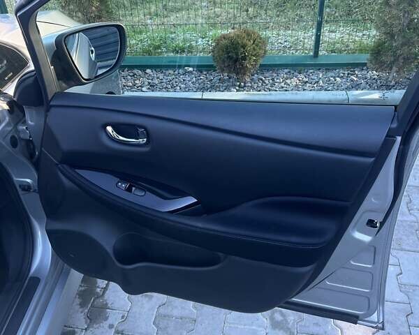 Сірий Ніссан Ліф, об'ємом двигуна 0 л та пробігом 60 тис. км за 14500 $, фото 12 на Automoto.ua