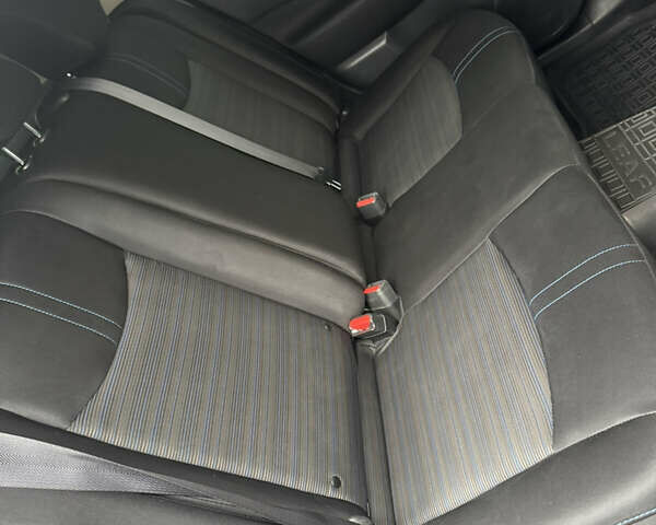 Серый Ниссан Лиф, объемом двигателя 0 л и пробегом 125 тыс. км за 9900 $, фото 29 на Automoto.ua