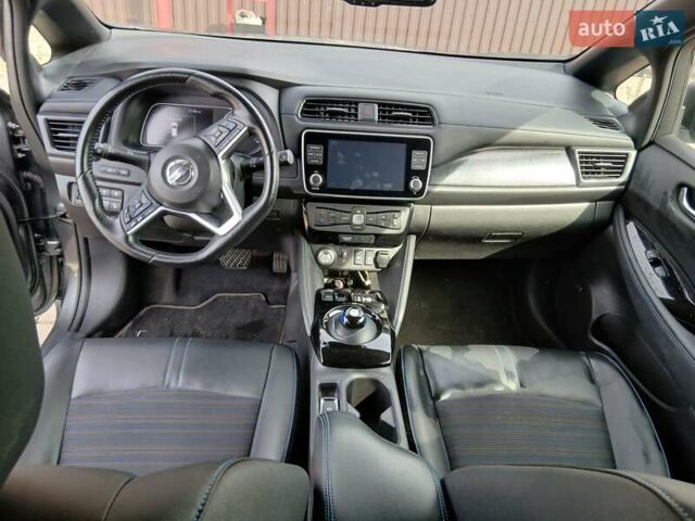 Серый Ниссан Лиф, объемом двигателя 0 л и пробегом 75 тыс. км за 14500 $, фото 26 на Automoto.ua