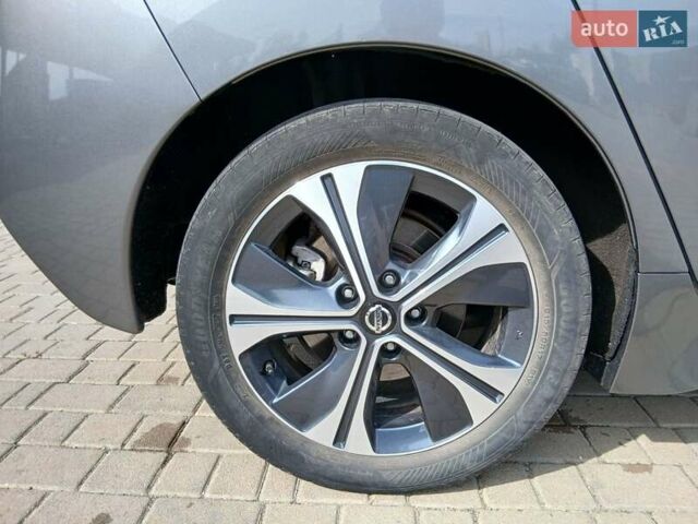 Серый Ниссан Лиф, объемом двигателя 0 л и пробегом 75 тыс. км за 14500 $, фото 5 на Automoto.ua