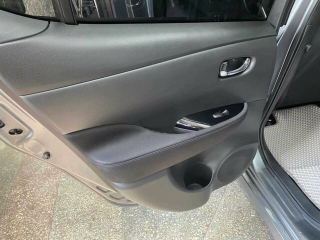 Серый Ниссан Лиф, объемом двигателя 0 л и пробегом 52 тыс. км за 13400 $, фото 17 на Automoto.ua