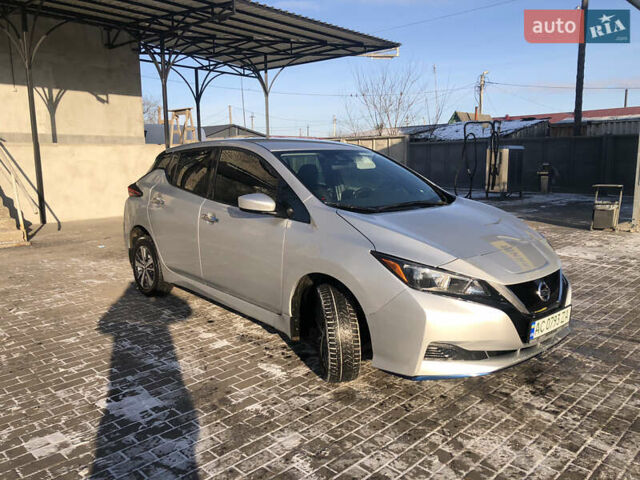 Сірий Ніссан Ліф, об'ємом двигуна 0 л та пробігом 83 тис. км за 15100 $, фото 1 на Automoto.ua