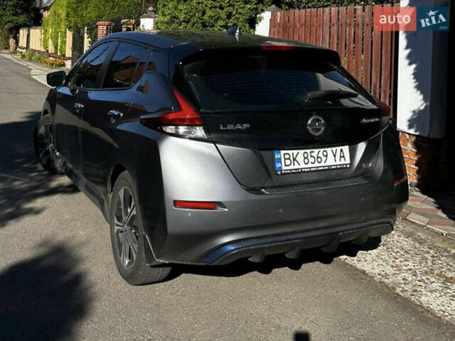 Серый Ниссан Лиф, объемом двигателя 0 л и пробегом 95 тыс. км за 13500 $, фото 5 на Automoto.ua