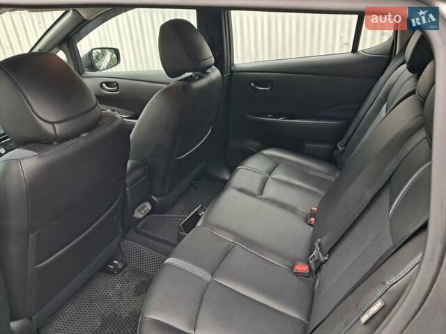 Серый Ниссан Лиф, объемом двигателя 0 л и пробегом 76 тыс. км за 16300 $, фото 5 на Automoto.ua