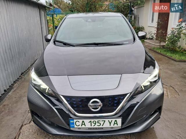 Серый Ниссан Лиф, объемом двигателя 0 л и пробегом 76 тыс. км за 16300 $, фото 1 на Automoto.ua