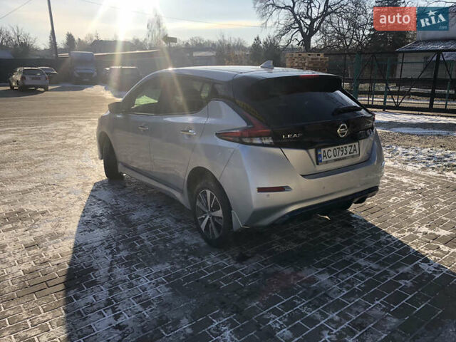 Сірий Ніссан Ліф, об'ємом двигуна 0 л та пробігом 83 тис. км за 15100 $, фото 6 на Automoto.ua