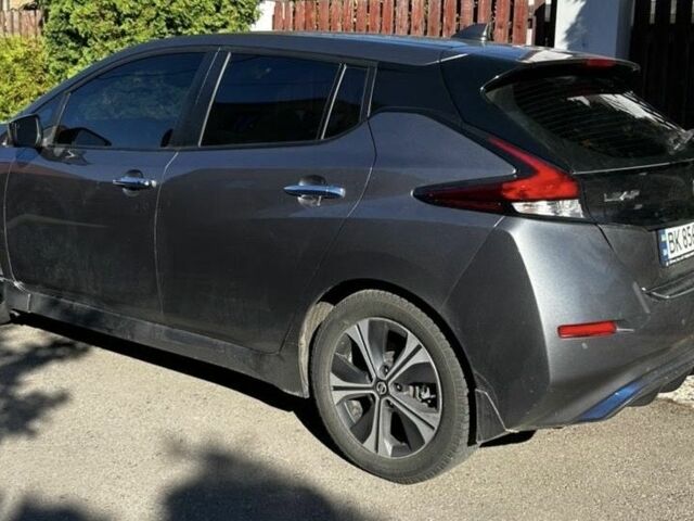 Серый Ниссан Лиф, объемом двигателя 0 л и пробегом 95 тыс. км за 13500 $, фото 1 на Automoto.ua