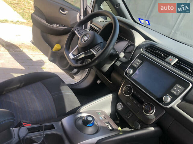 Сірий Ніссан Ліф, об'ємом двигуна 0 л та пробігом 83 тис. км за 15100 $, фото 9 на Automoto.ua