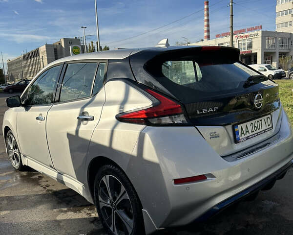 Серый Ниссан Лиф, объемом двигателя 0 л и пробегом 180 тыс. км за 11900 $, фото 5 на Automoto.ua