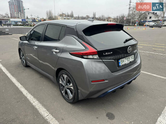 Серый Ниссан Лиф, объемом двигателя 0 л и пробегом 125 тыс. км за 9900 $, фото 8 на Automoto.ua