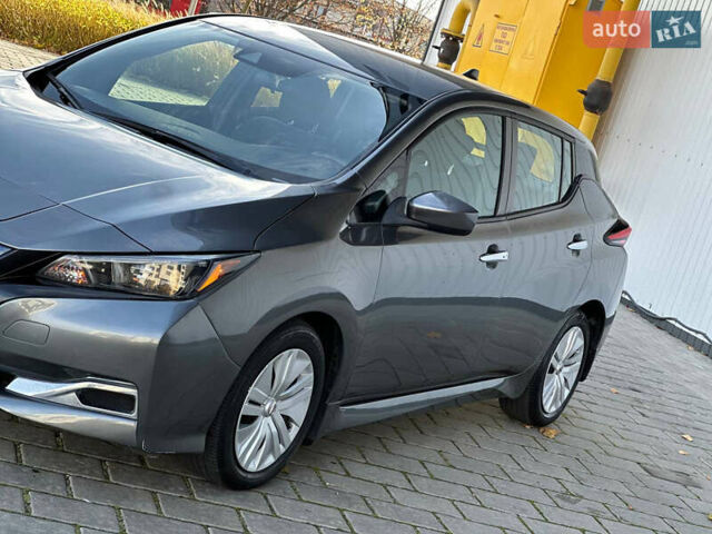 Серый Ниссан Лиф, объемом двигателя 0 л и пробегом 65 тыс. км за 12300 $, фото 2 на Automoto.ua