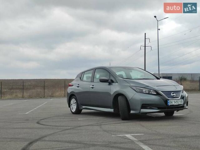 Серый Ниссан Лиф, объемом двигателя 0 л и пробегом 62 тыс. км за 13200 $, фото 1 на Automoto.ua