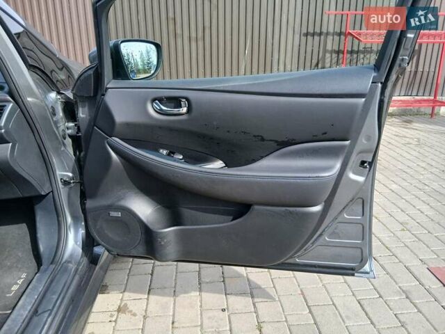 Серый Ниссан Лиф, объемом двигателя 0 л и пробегом 75 тыс. км за 14500 $, фото 11 на Automoto.ua