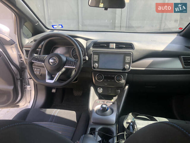 Сірий Ніссан Ліф, об'ємом двигуна 0 л та пробігом 83 тис. км за 15100 $, фото 12 на Automoto.ua