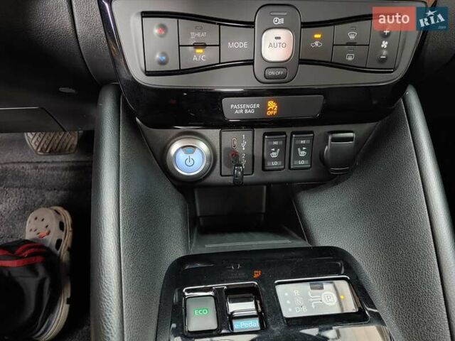 Сірий Ніссан Ліф, об'ємом двигуна 0 л та пробігом 32 тис. км за 18188 $, фото 19 на Automoto.ua