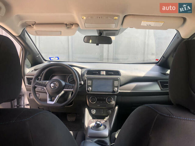 Сірий Ніссан Ліф, об'ємом двигуна 0 л та пробігом 83 тис. км за 15100 $, фото 10 на Automoto.ua