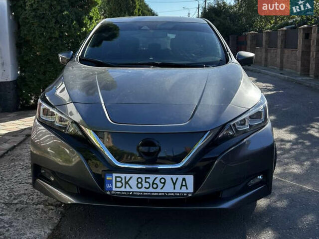 Серый Ниссан Лиф, объемом двигателя 0 л и пробегом 95 тыс. км за 13500 $, фото 1 на Automoto.ua