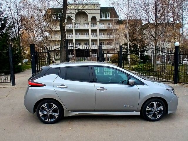 Серый Ниссан Лиф, объемом двигателя 0 л и пробегом 26 тыс. км за 16000 $, фото 1 на Automoto.ua