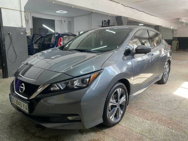 Серый Ниссан Лиф, объемом двигателя 0 л и пробегом 52 тыс. км за 13400 $, фото 1 на Automoto.ua