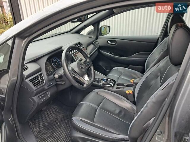 Серый Ниссан Лиф, объемом двигателя 0 л и пробегом 76 тыс. км за 16300 $, фото 4 на Automoto.ua