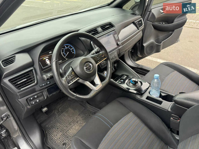 Серый Ниссан Лиф, объемом двигателя 0 л и пробегом 125 тыс. км за 9900 $, фото 34 на Automoto.ua