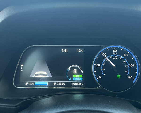 Серый Ниссан Лиф, объемом двигателя 0 л и пробегом 95 тыс. км за 13500 $, фото 9 на Automoto.ua