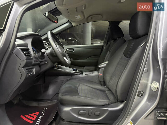 Сірий Ніссан Ліф, об'ємом двигуна 0 л та пробігом 56 тис. км за 13500 $, фото 18 на Automoto.ua