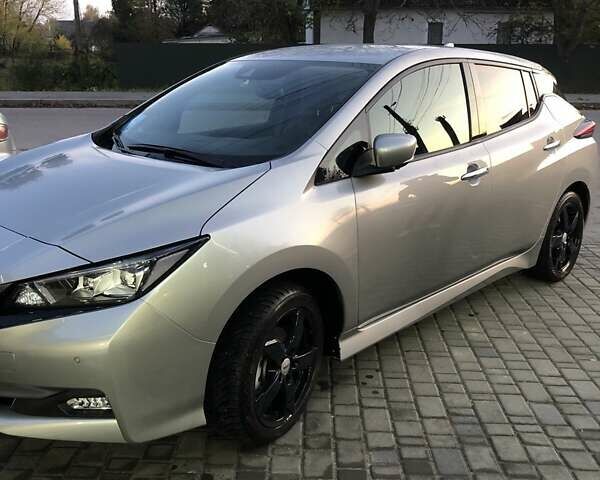 Сірий Ніссан Ліф, об'ємом двигуна 0 л та пробігом 126 тис. км за 16500 $, фото 2 на Automoto.ua