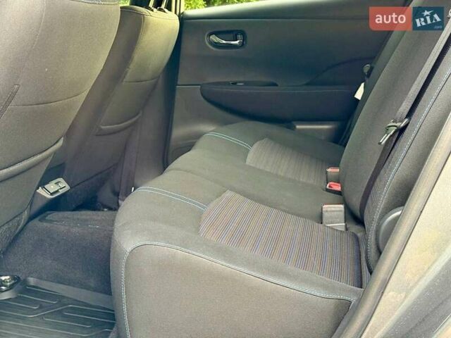 Серый Ниссан Лиф, объемом двигателя 0 л и пробегом 47 тыс. км за 15200 $, фото 21 на Automoto.ua