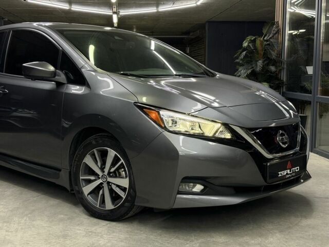 Серый Ниссан Лиф, объемом двигателя 0 л и пробегом 56 тыс. км за 13500 $, фото 3 на Automoto.ua