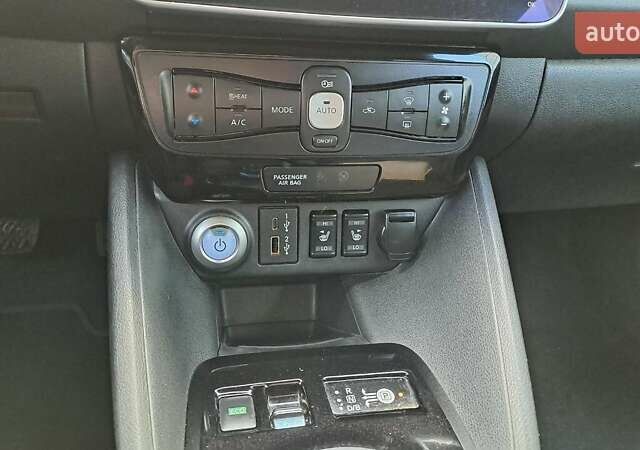 Сірий Ніссан Ліф, об'ємом двигуна 0 л та пробігом 102 тис. км за 15700 $, фото 17 на Automoto.ua