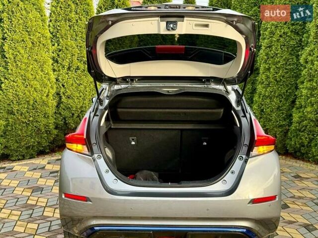 Серый Ниссан Лиф, объемом двигателя 0 л и пробегом 47 тыс. км за 15200 $, фото 13 на Automoto.ua