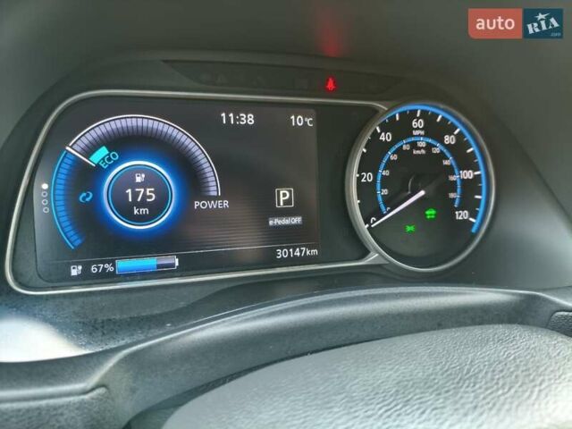 Серый Ниссан Лиф, объемом двигателя 0 л и пробегом 30 тыс. км за 12700 $, фото 43 на Automoto.ua