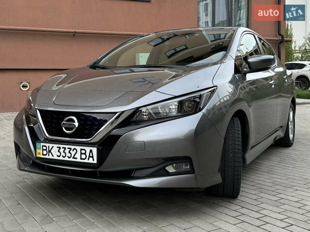 Серый Ниссан Лиф, объемом двигателя 0 л и пробегом 51 тыс. км за 13000 $, фото 1 на Automoto.ua