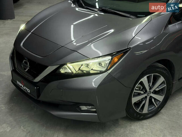 Сірий Ніссан Ліф, об'ємом двигуна 0 л та пробігом 56 тис. км за 13500 $, фото 7 на Automoto.ua