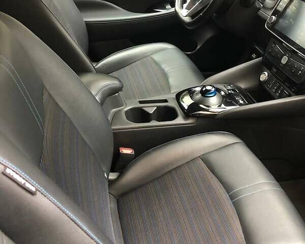 Сірий Ніссан Ліф, об'ємом двигуна 0 л та пробігом 126 тис. км за 16500 $, фото 9 на Automoto.ua