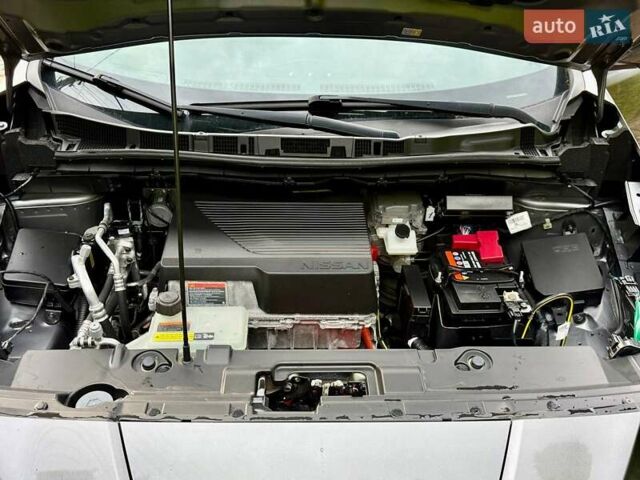 Серый Ниссан Лиф, объемом двигателя 0 л и пробегом 47 тыс. км за 15200 $, фото 35 на Automoto.ua
