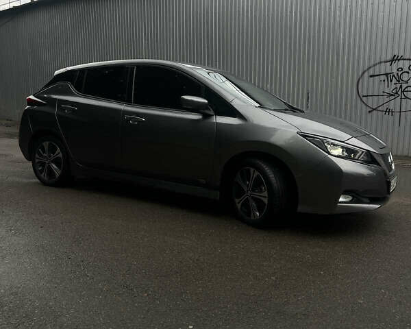 Серый Ниссан Лиф, объемом двигателя 0 л и пробегом 24 тыс. км за 14300 $, фото 6 на Automoto.ua