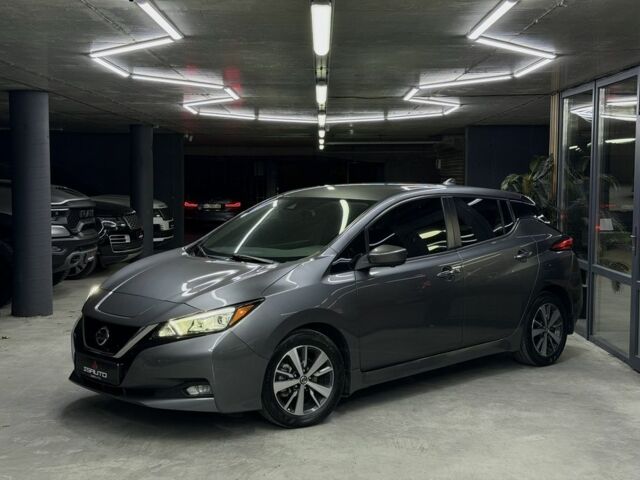 Серый Ниссан Лиф, объемом двигателя 0 л и пробегом 56 тыс. км за 13500 $, фото 4 на Automoto.ua