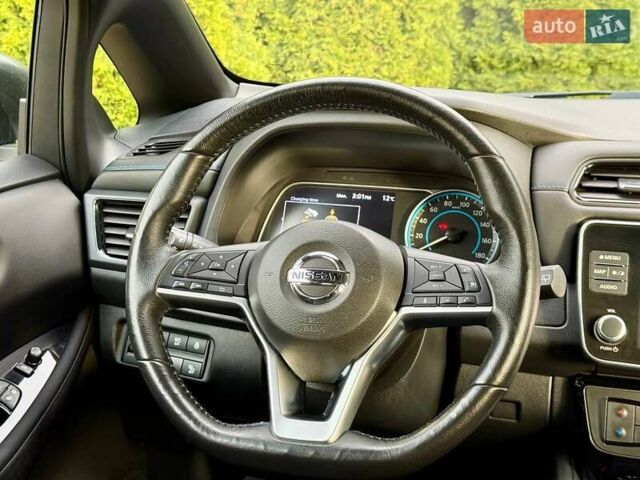 Серый Ниссан Лиф, объемом двигателя 0 л и пробегом 47 тыс. км за 15200 $, фото 26 на Automoto.ua