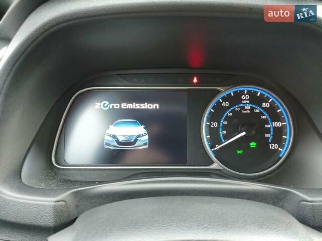 Серый Ниссан Лиф, объемом двигателя 0 л и пробегом 30 тыс. км за 12700 $, фото 42 на Automoto.ua