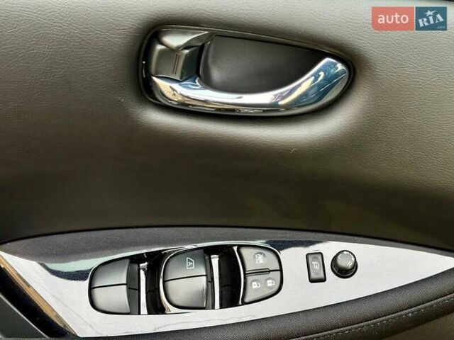 Серый Ниссан Лиф, объемом двигателя 0 л и пробегом 47 тыс. км за 15200 $, фото 16 на Automoto.ua