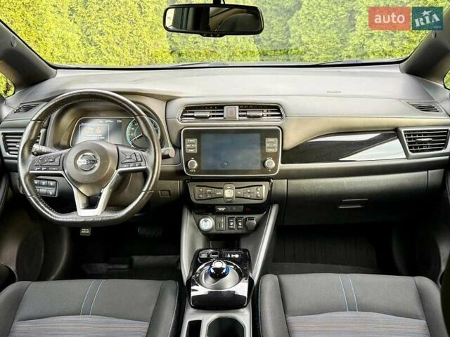 Серый Ниссан Лиф, объемом двигателя 0 л и пробегом 47 тыс. км за 15200 $, фото 27 на Automoto.ua