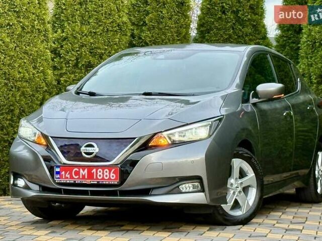 Серый Ниссан Лиф, объемом двигателя 0 л и пробегом 47 тыс. км за 15200 $, фото 4 на Automoto.ua