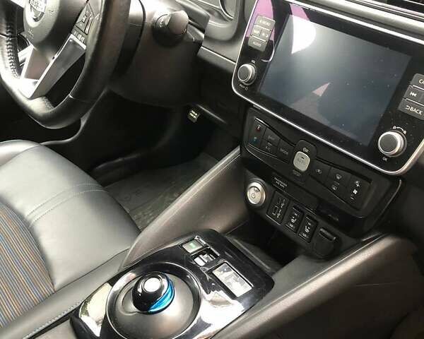 Сірий Ніссан Ліф, об'ємом двигуна 0 л та пробігом 126 тис. км за 16500 $, фото 7 на Automoto.ua