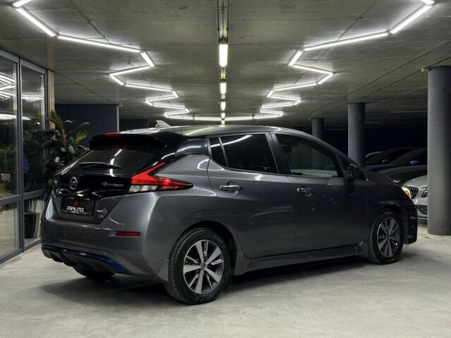 Серый Ниссан Лиф, объемом двигателя 0 л и пробегом 56 тыс. км за 13500 $, фото 10 на Automoto.ua