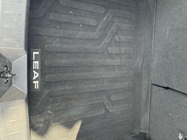 Серый Ниссан Лиф, объемом двигателя 0 л и пробегом 58 тыс. км за 7100 $, фото 7 на Automoto.ua