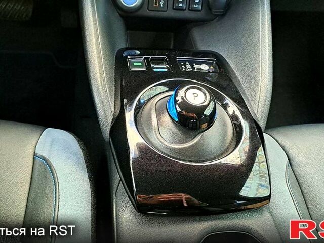 Сірий Ніссан Ліф, об'ємом двигуна 0.16 л та пробігом 102 тис. км за 15700 $, фото 10 на Automoto.ua