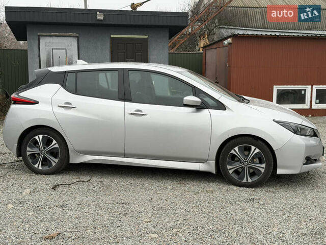 Серый Ниссан Лиф, объемом двигателя 0 л и пробегом 99 тыс. км за 12900 $, фото 4 на Automoto.ua